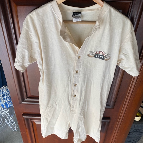 Warner Bros. | Intimates & Sleepwear | Vintage 9s Warner Bros Friends ...